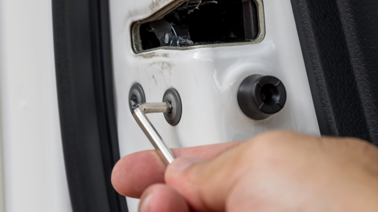 Car Door Unlocking: Rescuing Your Keys in Aliso Viejo, CA